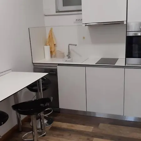 Cozy In The Center Of - Living Room, Bedroom And Bathroom *