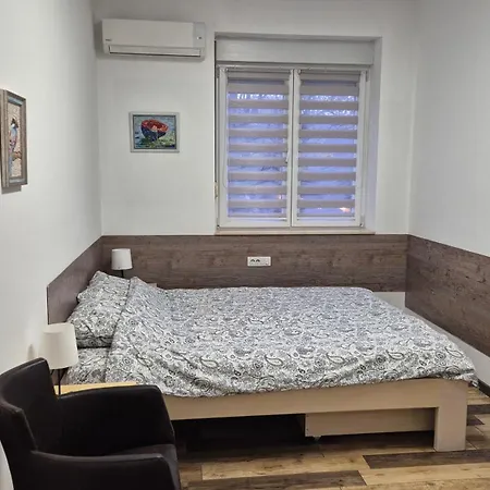 Cozy In The Center Of - Living Room, Bedroom And Bathroom 贝尔格莱德