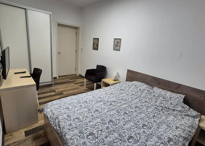 Cozy In The Center Of - Living Room, Bedroom And Bathroom Lejlighed